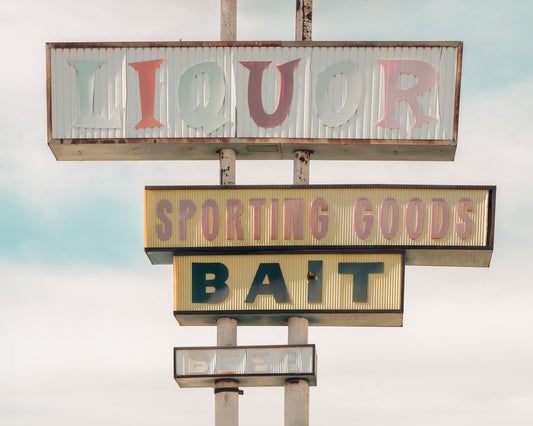 Main image Salton Sea Liquor Sign